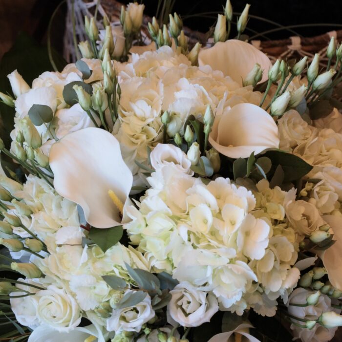 Bouquet Floral - Hortensias, Arums, Lysianthus & Roses | FLORAL Courchevel